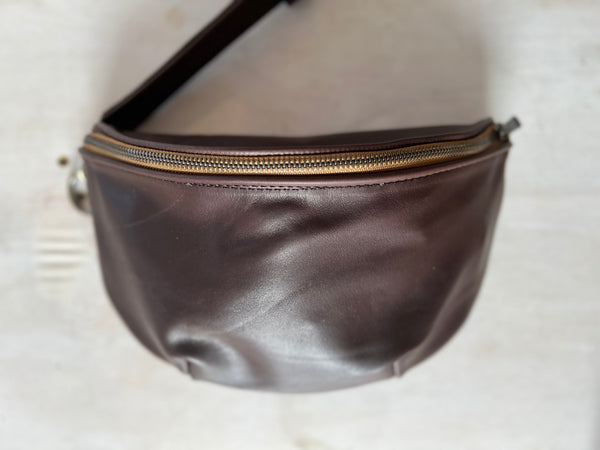 Dark brown with dark brown + brass