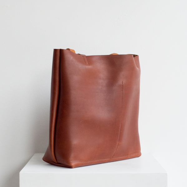 Shopper Tote in acorn Brown