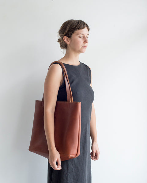 Shopper Tote in acorn Brown