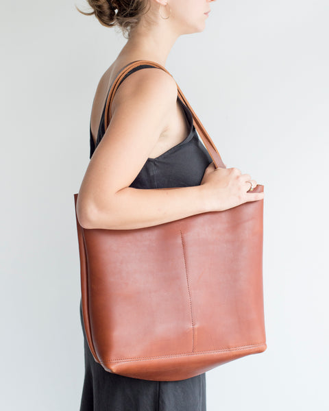 Shopper Tote in acorn Brown
