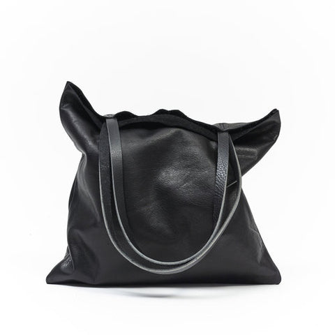 Zip tote with fringe